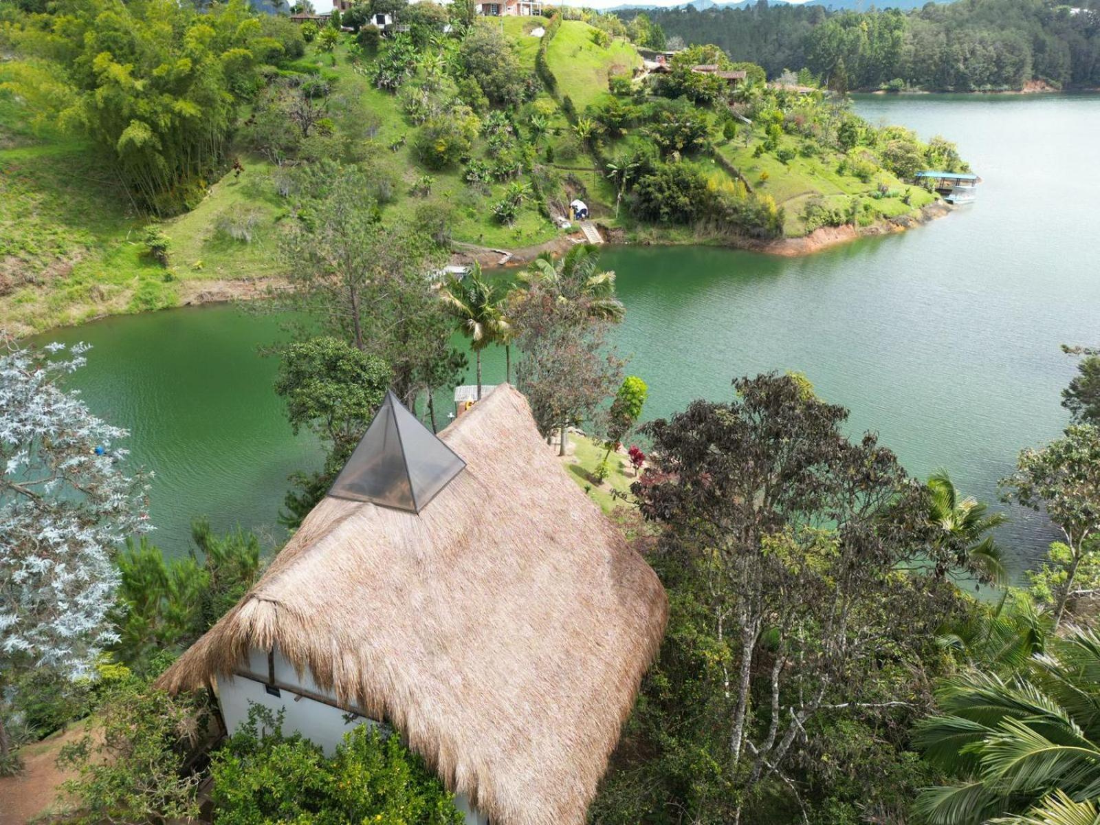 Ibuku Hotel Guatape - Chalets エクステリア 写真
